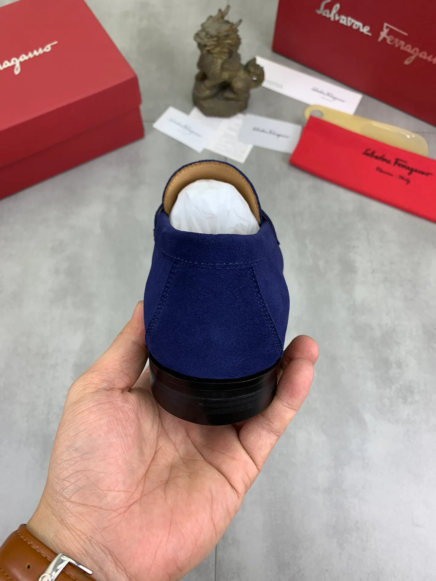 Men's Men's Shoes 💰P460💰[New Style] Water-dyed Niuli 🆘[Salvatore Ferragamo] Ferragamo's latest casual business leather shoes for men! Available at counters simultaneously! The fabric is made of specially imported original calfskin, the lining is made of imported water-dyed cowhide, and the original combination outsole is absolutely luxurious and leads the fashion trend. Matching code: 38-45; black or blue optional